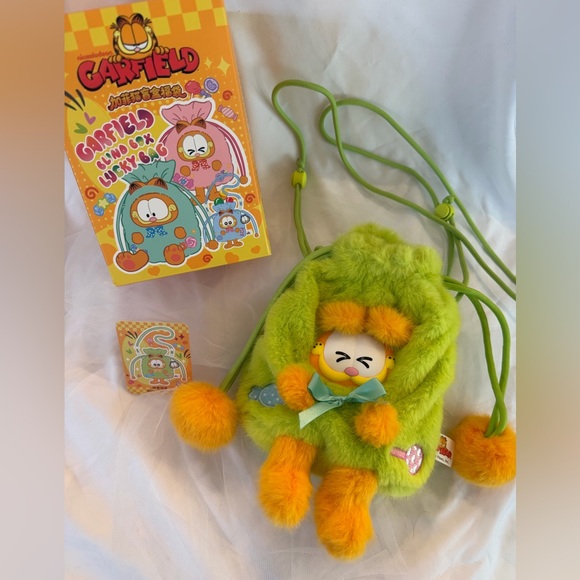 Nickelodeon Handbags - Garfield Blind Box Lucky Bag Plush Crossbody Bag